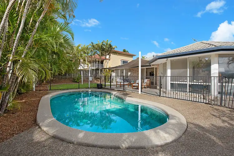 6 Nara Street, Kenmore QLD 4069