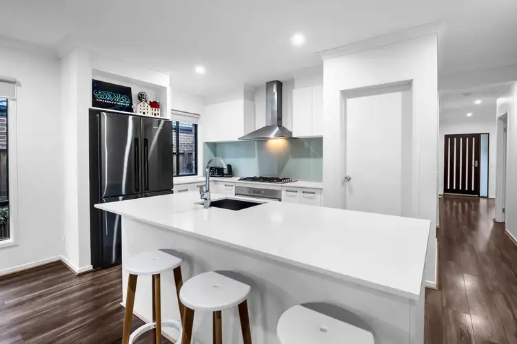 Fifth view of Homely house listing, 8 Deau Avenue, Wollert VIC 3750