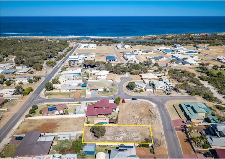 3 Bygrave Drive, Port Denison WA 6525