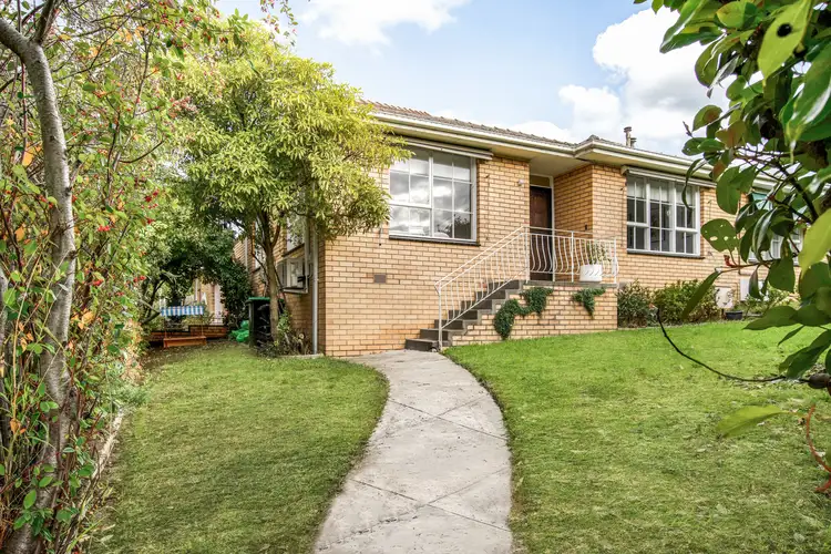 672 Whitehorse Road (Enter Via Victoria Crescent), Mont Albert VIC 3127