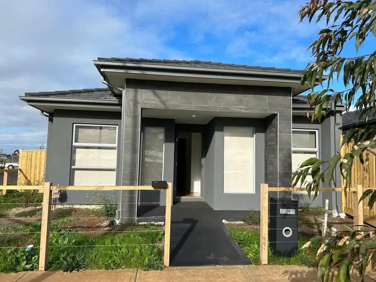 124 Fuchsia Drive, Rockbank VIC 3335