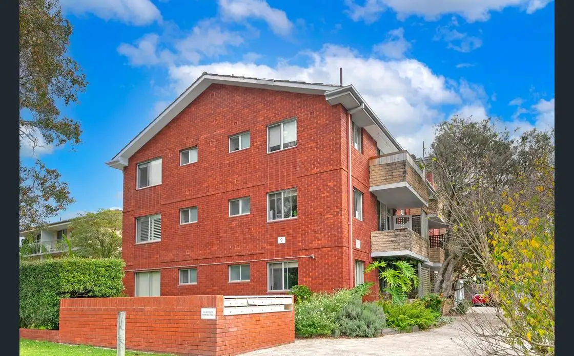 Main view of Homely unit listing, 2/9 Fairway Close, Manly Vale NSW 2093