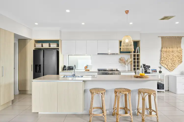 2 Cove Boulevard, Shell Cove NSW 2529