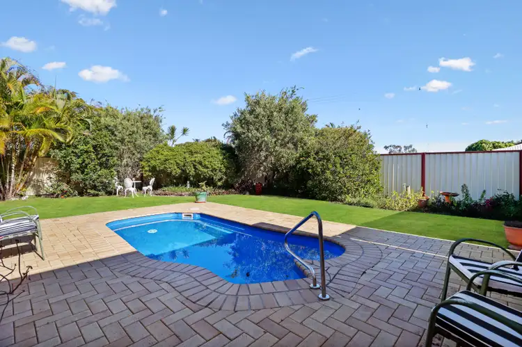 Fifth view of Homely house listing, 2 Jennylee Close, Urangan QLD 4655