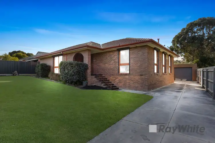 4 Robert Molyneux Avenue, Endeavour Hills VIC 3802