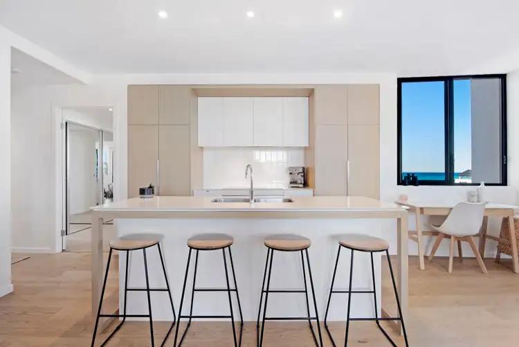 402/60 Jefferson Lane, Palm Beach QLD 4221