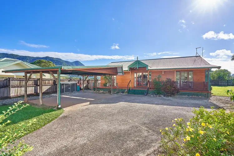4 Bee Close, Bentley Park QLD 4869