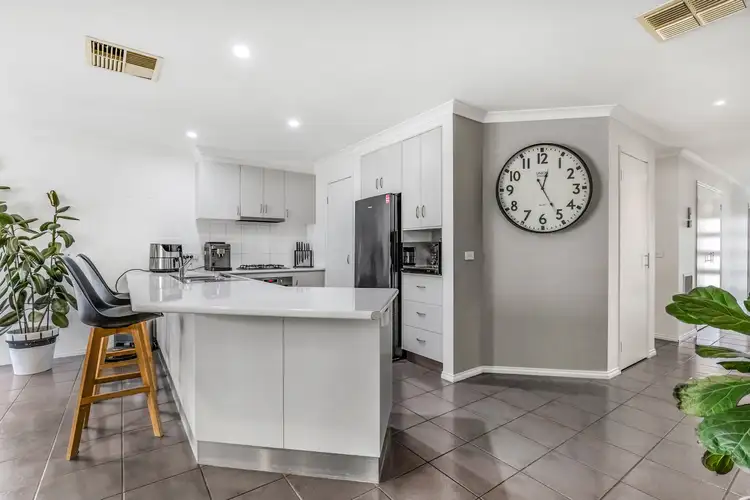 Second view of Homely house listing, 2 Kittyhawk Court, Mildura VIC 3500