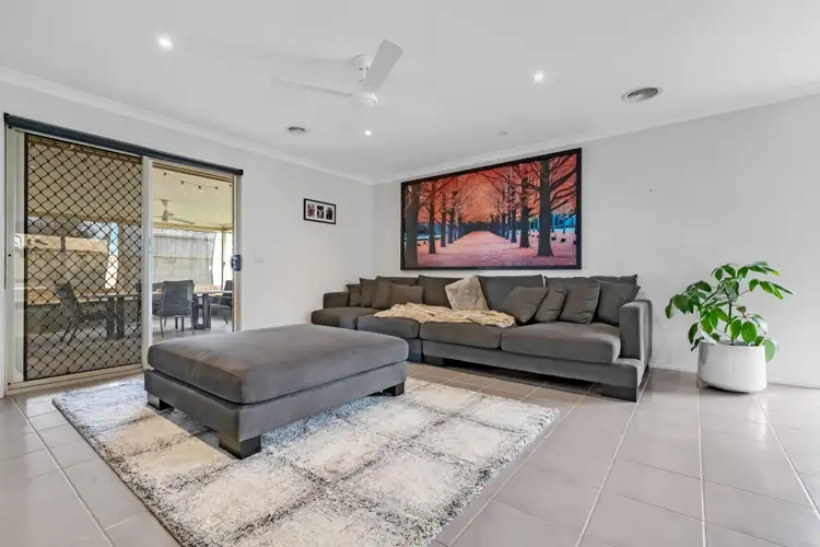 Sixth view of Homely house listing, 2 Kittyhawk Court, Mildura VIC 3500