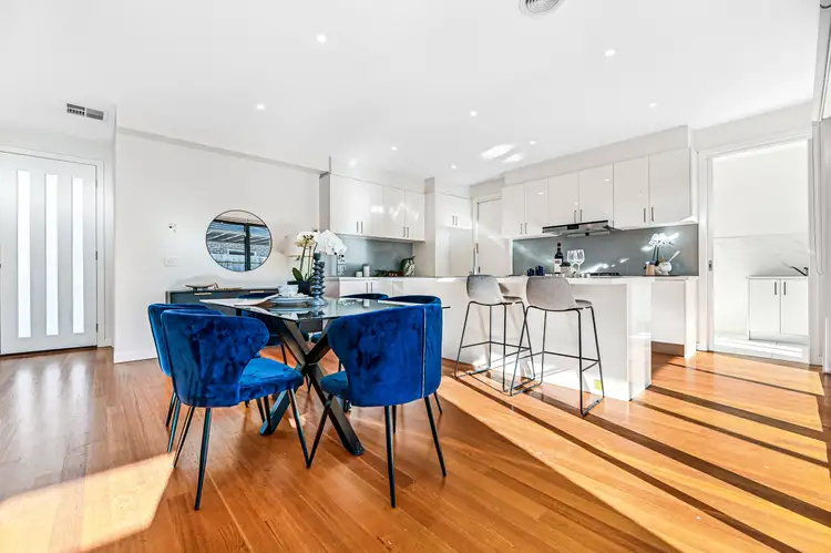Main view of Homely townhouse listing, 2/373 Waverley Road, Mount Waverley VIC 3149