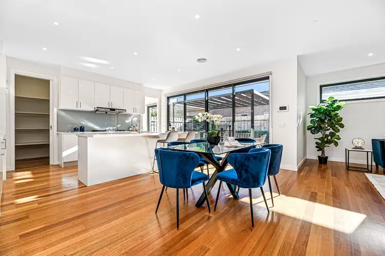Sixth view of Homely townhouse listing, 2/373 Waverley Road, Mount Waverley VIC 3149