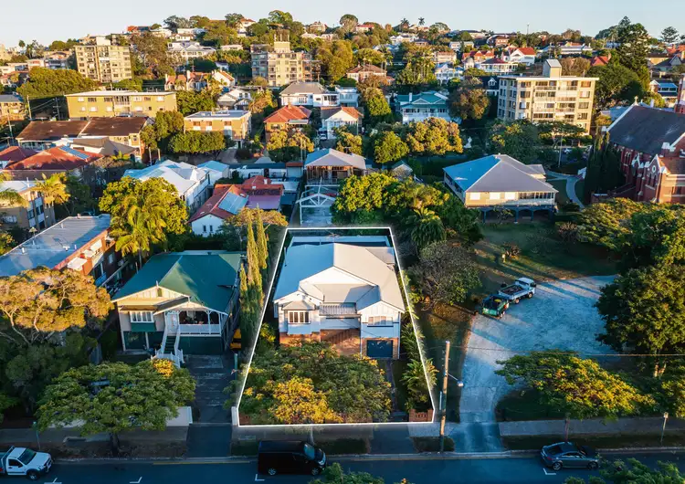 50 Racecourse Road, Hamilton QLD 4007