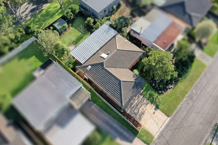 Second view of Homely house listing, 21 Wendy Drive, Point Clare NSW 2250