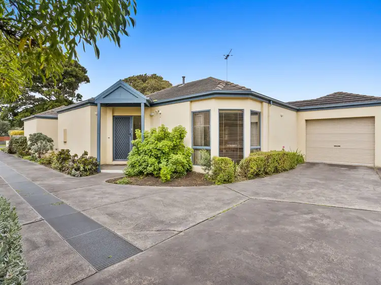 Main view of Homely house listing, 2/2 Braidwood Avenue, Rosebud VIC 3939