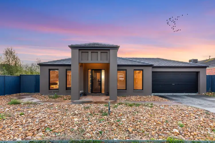 14 Stringy Bark Circuit, Pakenham VIC 3810