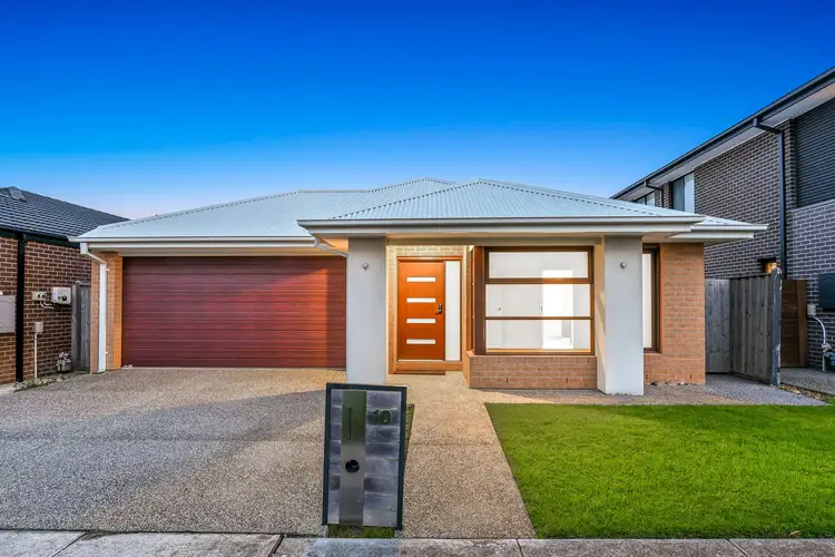 10 Pickerel Avenue, Clyde North VIC 3978