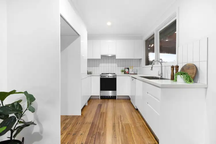 Fifth view of Homely house listing, 2 Marie Close, Tullamarine VIC 3043