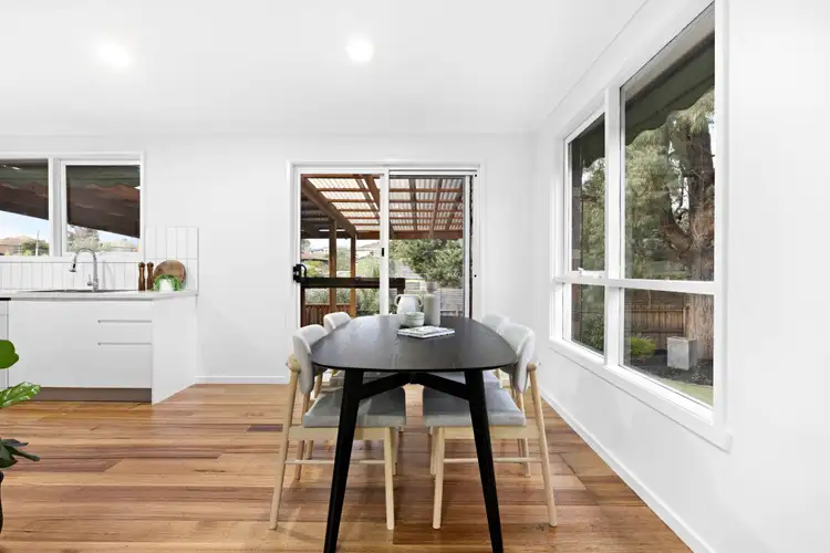 Sixth view of Homely house listing, 2 Marie Close, Tullamarine VIC 3043