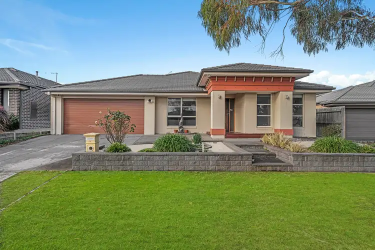 19 Eden Avenue, Skye VIC 3977