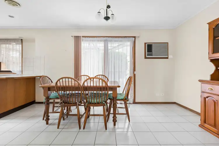 Fifth view of Homely house listing, 10 Forsyth Court, Narre Warren VIC 3805