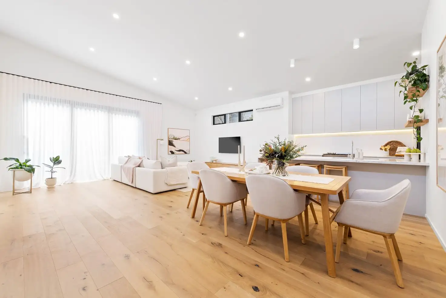 Main view of Homely unit listing, 2/11 Cornell Street, Camberwell VIC 3124