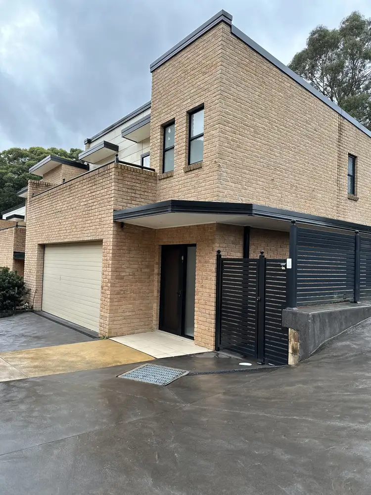 8 Dempster Street