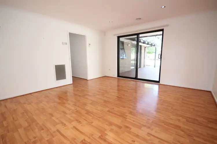 Second view of Homely house listing, 6 Mcilveen Place, Oxley ACT 2903