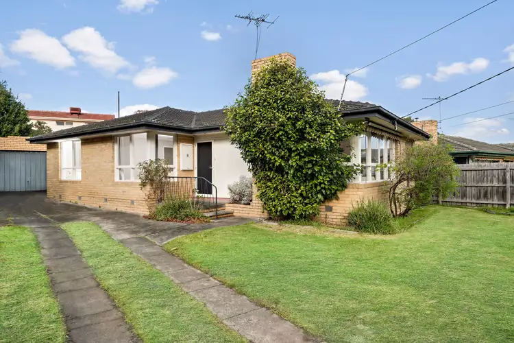8 Akuna Avenue, Notting Hill VIC 3168