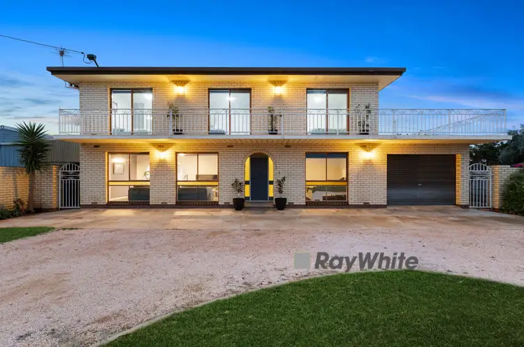 16 Flora Avenue, Cabarita VIC 3505