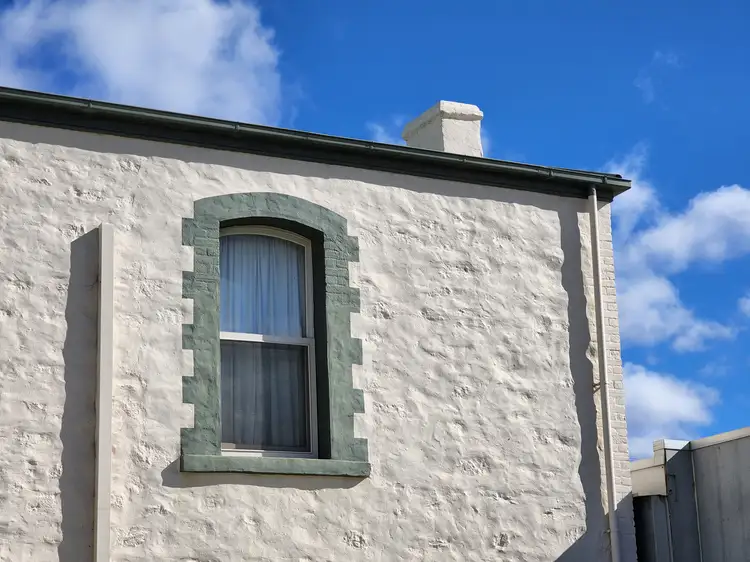 6 Loudon Road