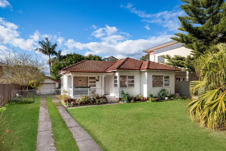 Second view of Homely house listing, 4 Trafalgar Street, Glenfield NSW 2167