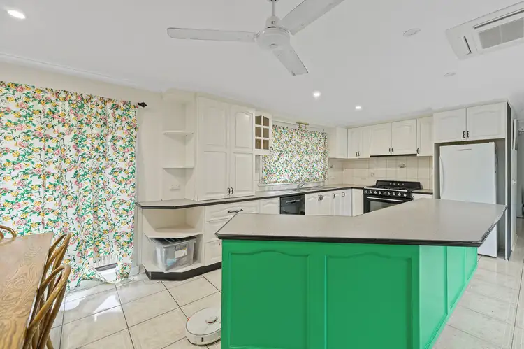 Second view of Homely house listing, 5 Blackwood Court, Drouin VIC 3818