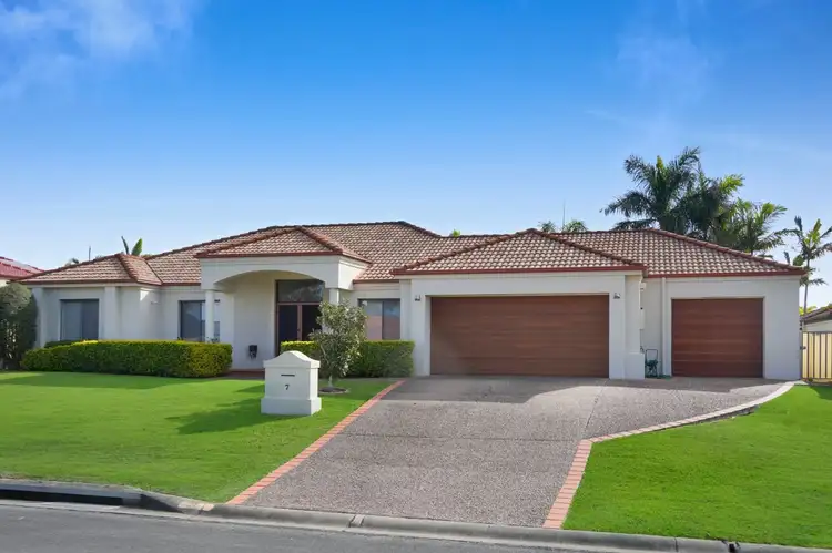 7 Oxford Court, Arundel QLD 4214