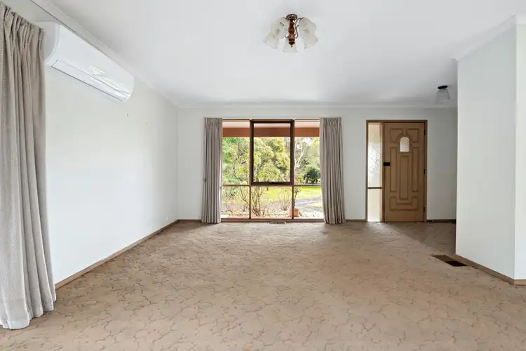 Fourth view of Homely house listing, 11 Woodlea Place, Langwarrin VIC 3910