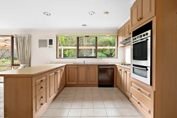 Fifth view of Homely house listing, 11 Woodlea Place, Langwarrin VIC 3910