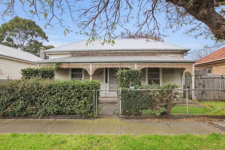 12 Oakbank Street, Newport VIC 3015