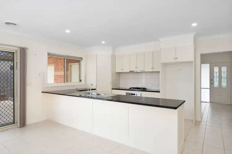 Fifth view of Homely house listing, 2 Nilaur Place, Lara VIC 3212