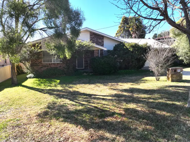 24 Lindsay Avenue, Glen Innes NSW 2370