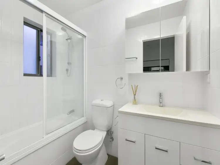 Fifth view of Homely apartment listing, 4/71 Dansie Street, Coorparoo QLD 4151