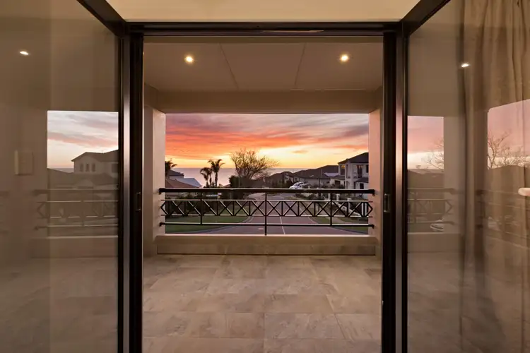 42 Burlington Road, Hallett Cove SA 5158