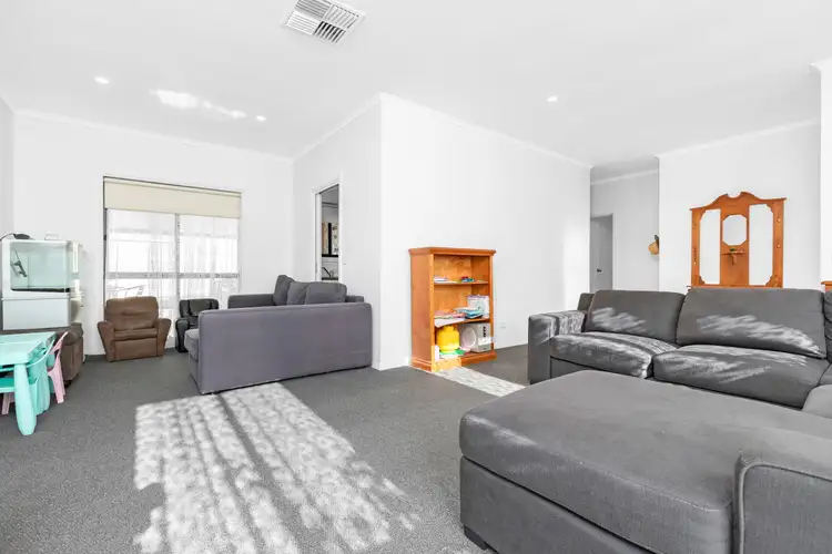 Sixth view of Homely house listing, 5 Lancaster Court, Mildura VIC 3500