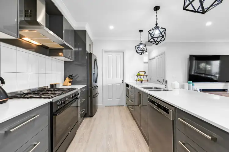 Fifth view of Homely house listing, 10 Kedmenec Drive, Mildura VIC 3500