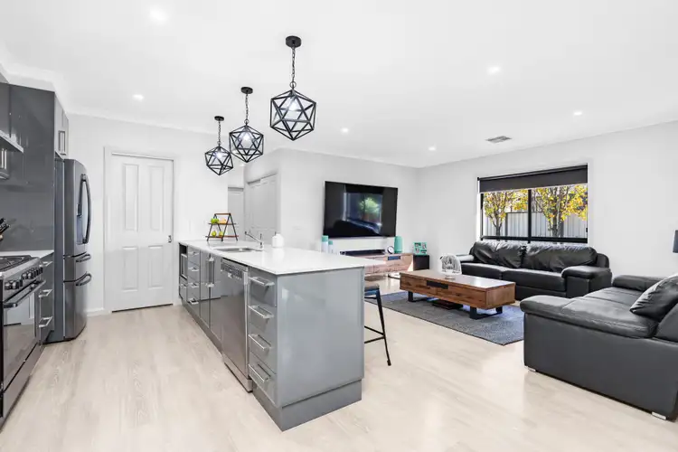 Sixth view of Homely house listing, 10 Kedmenec Drive, Mildura VIC 3500