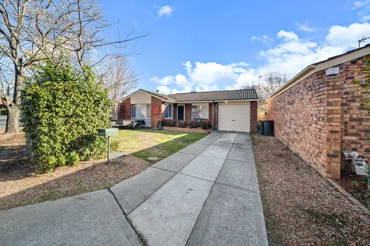 8 Luckman Place, Banks ACT 2906