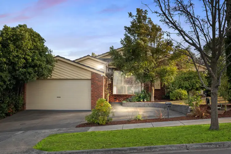 27 Tinarra Court, Wantirna South VIC 3152