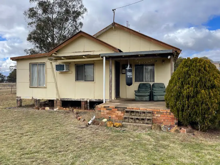 14 Balladoran Street, Eumungerie NSW 2822