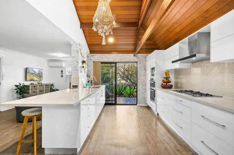 2/23 Pur Pur Avenue, Lake Illawarra NSW 2528