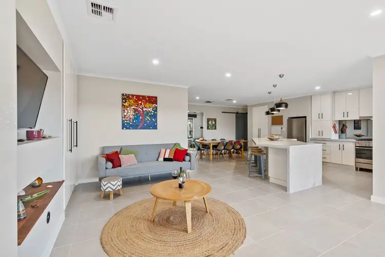 7 Kenihans Road, Happy Valley SA 5159