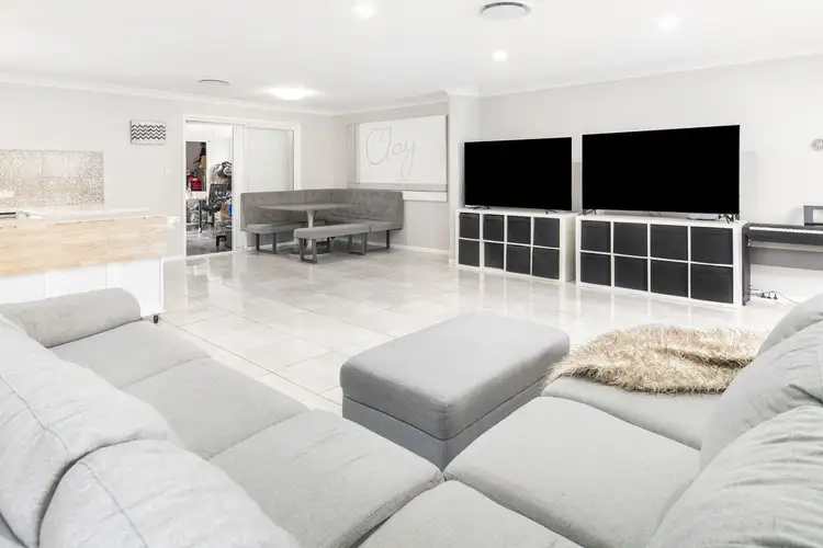 24 Dunsby Drive, Carrara QLD 4211