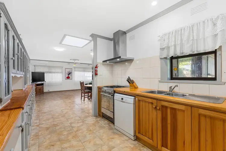 Fifth view of Homely house listing, 4 Lloyd Court, Blackburn South VIC 3130
